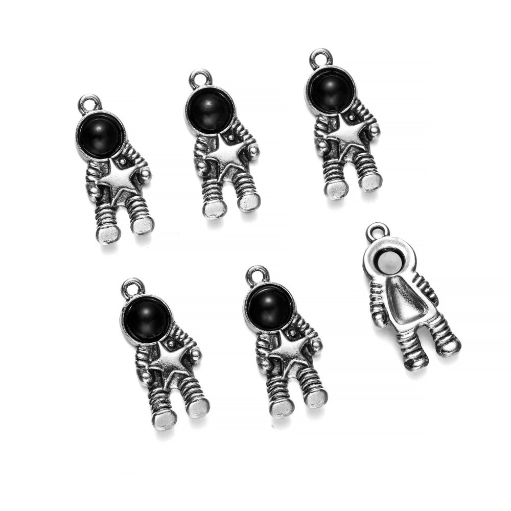 10pcs Liontin Bentuk Astronot Bahan Alloy Untuk Membuat Perhiasan DIY