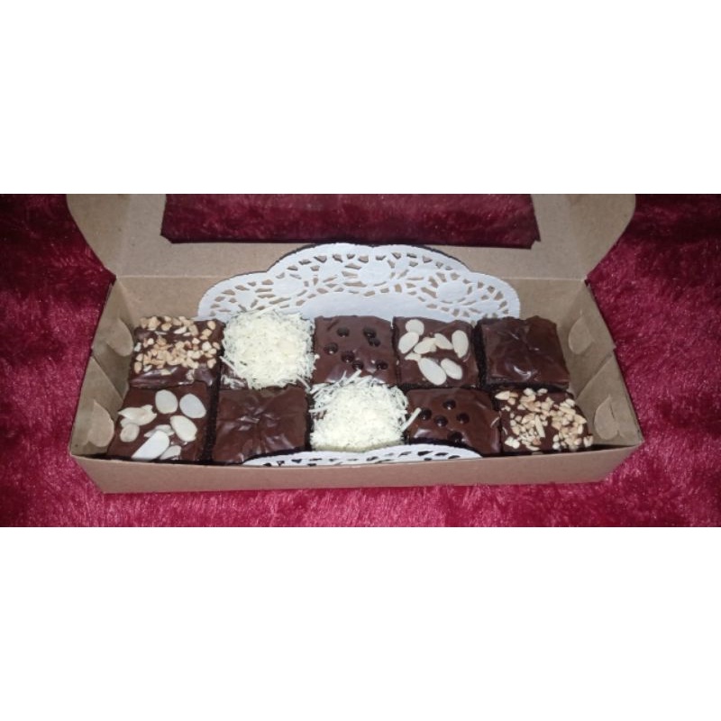 

FUDGE BROWNIES JEMBER//HAMPERS BROWNIES//HAMPERS JEMBER//BROWNIES JEMBER//FUDGE BROWNIES