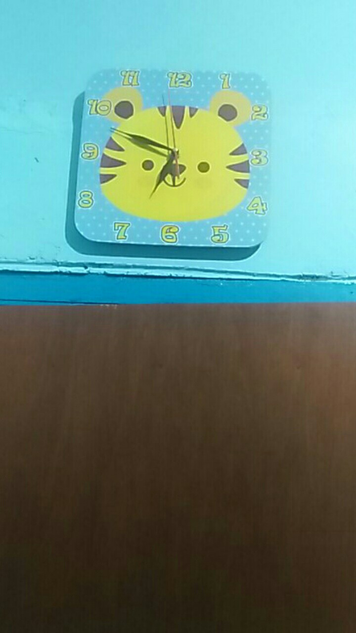 K5 Jam Dinding Unik Motif Karakter Cute Hewan Macan Lucu Ukuran 25cm