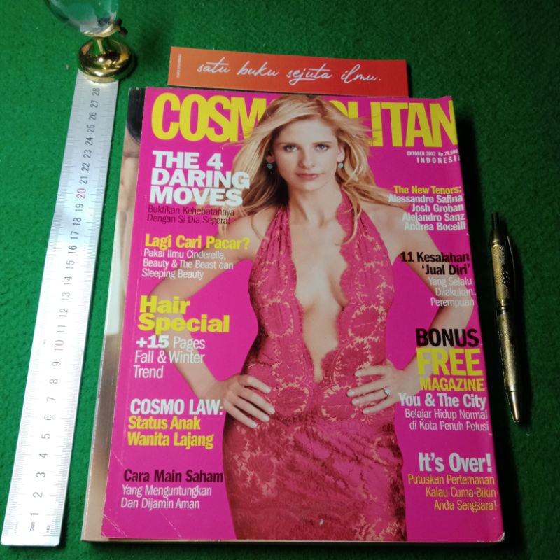Majalah Cosmopolitan cover Sarah Michelle Gellar.