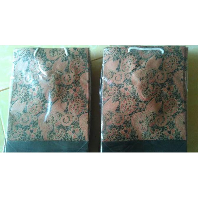 

Fika Tas Kertas Paper Bag Batik 14X18X3 Cm