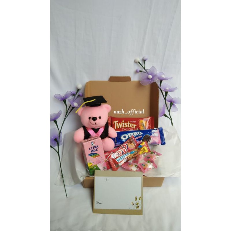 SNACKBOX WISUDA / KADO WISUDA / KADO ULANGTAHUN / SNACKBOX DAN BONEKA PAKET PINK