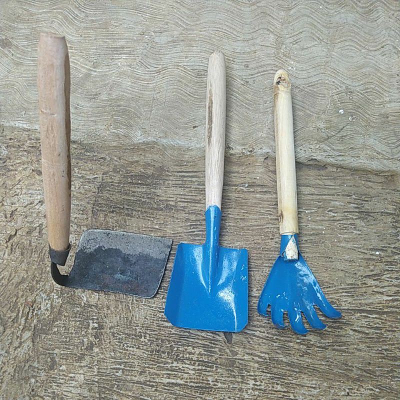 Paket Alat Kebersihan Kebun Sekop Garuk Kored