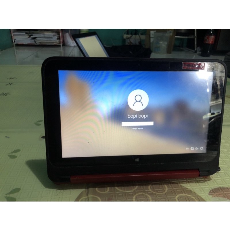 laptop merah pavilion hp 11 x360 pc bekas