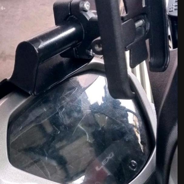 ➢ HOLDER HP BREKET GPS UNTUK MOTOR XMAX ADV NMAX AEROX LEXI VARIO BEAT MIO FORZA TMAX DUDUKAN HP PNP