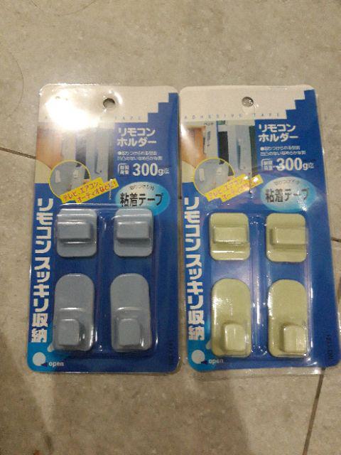 Fantacy.id Gantungan Remote Tv Ac Dvd Dengan Perekat Dinding Remote Hanger Kait Remote 2 Pasang