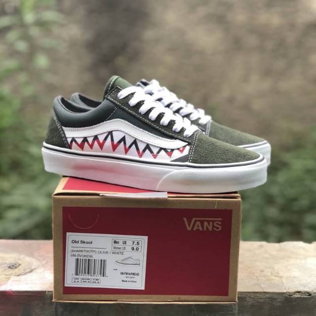 vans old skool shark teeth