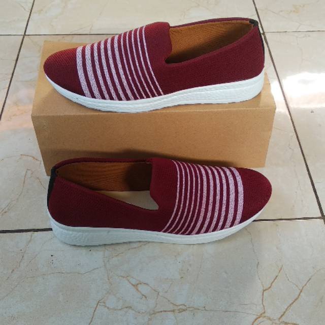 sepatu wanita Slip on print garis trendy