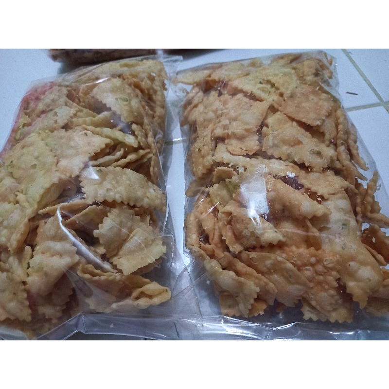 

KERIPIK BAWANG KUE LEBARAN ENAK SETENGAH KILO