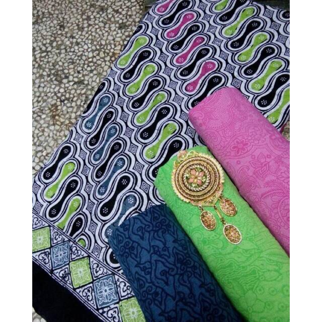 set kain batik dan embos
