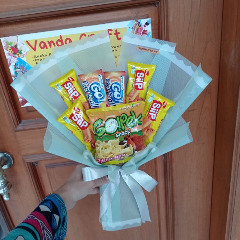 

Buket Jajan Bucket Snack Kado Wisuda Hadiah Graduation Ulangtahun