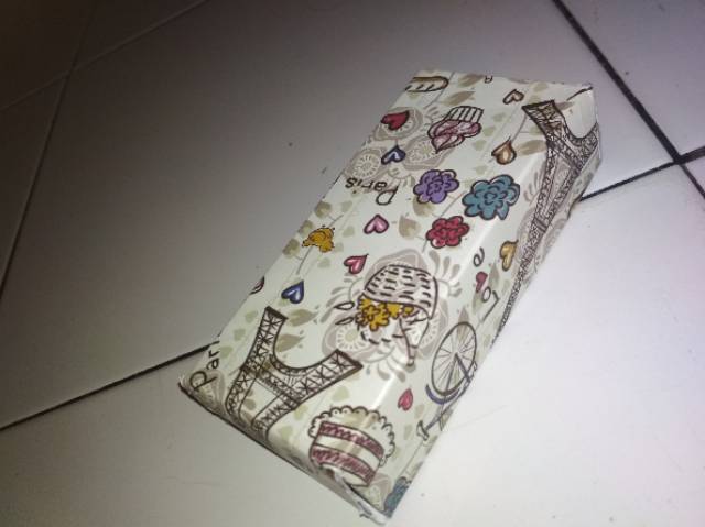 

Kotak hadiah/Kado
