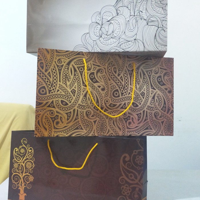 

✨ BISA COD ✨ paper bag premium uk 34 x 14 x 20 cm (P x L x T) , 1 pack isi 10 pcs.