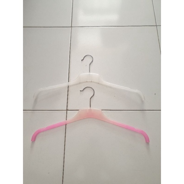 hanger plastik bekas