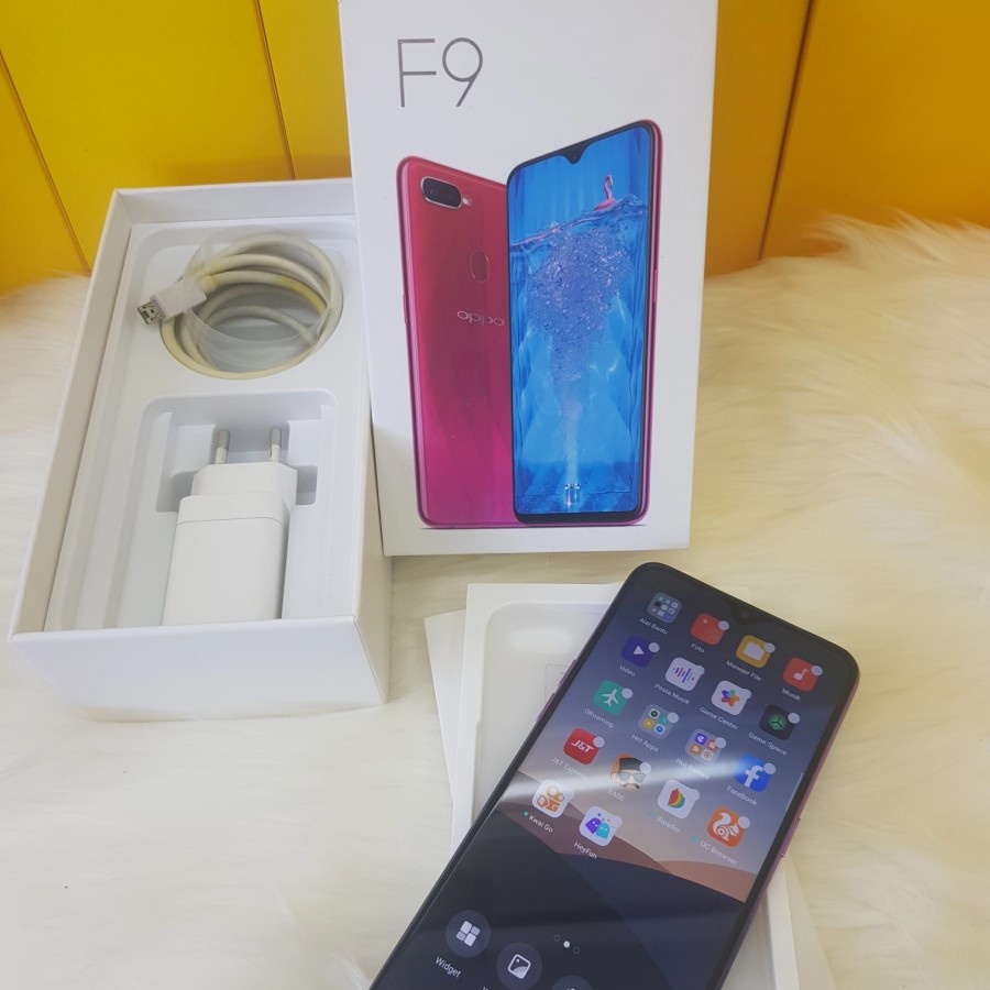 HP Second OPPO F9 RAM 4GB/64GB Fullset Original Mulus