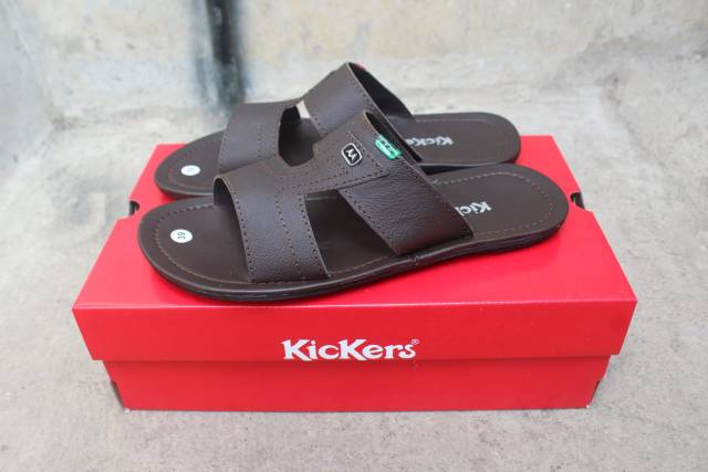 SANDAL PRIA SLIDE KULIT PU WARNA HITAM BRAVELEY