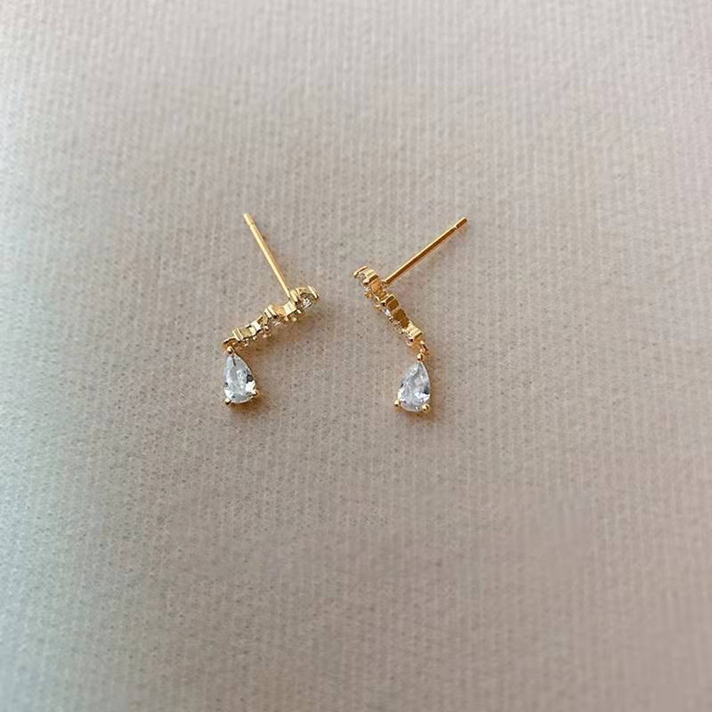 【COD Tangding】Anting Tusuk Gantung Temperament Desain Tetesan Air Hias Berlian Untuk Wanita