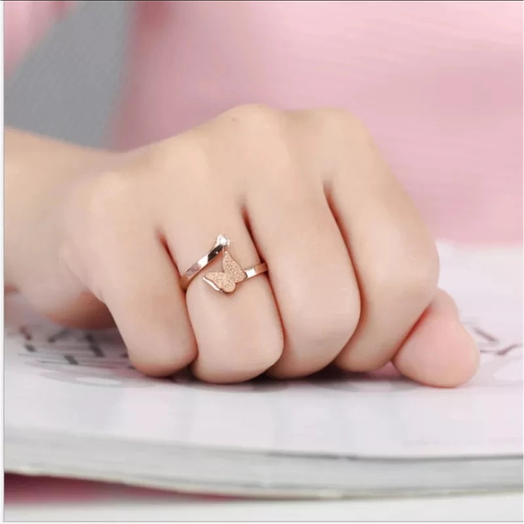 Cincin Titanium Model Kupu - Kupu Dengan Diamond Artifisial Tersedia Warna RoseGold, Gold dan Silver