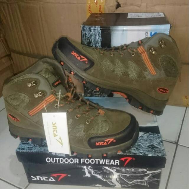 Sepatu Outdoor/gunung Snta seri 486 green/orange