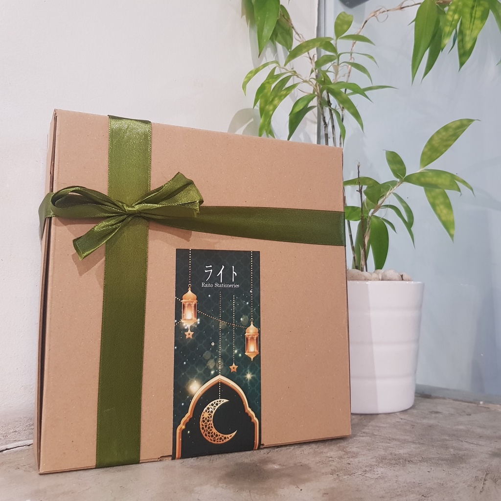 

Hampers Lebaran Alat Tulis/ Stationeries Raito Stationeries x Surya Mas Ateka [Hamper C]