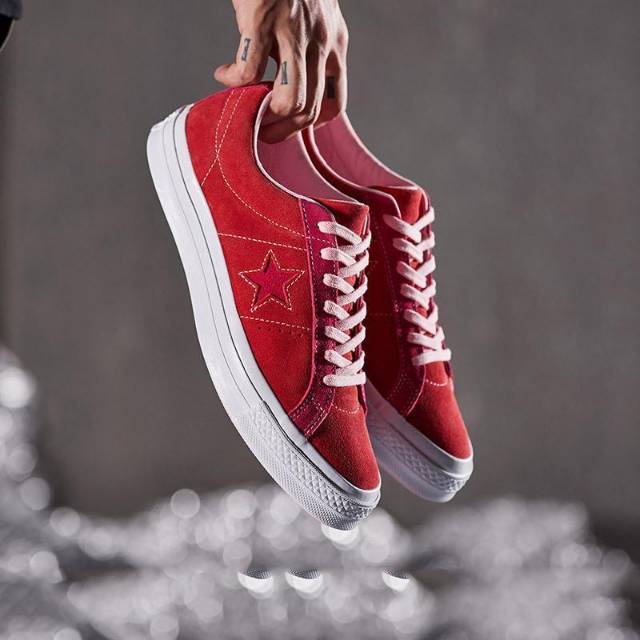 pink suede converse one star