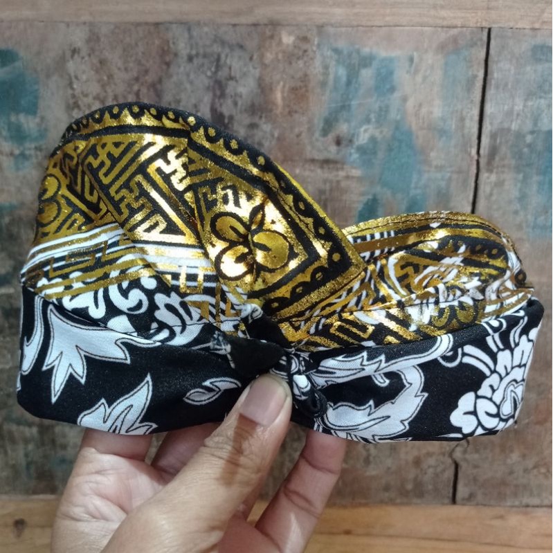 Udeng Jadi Prada Bali Motif Patra Hitam