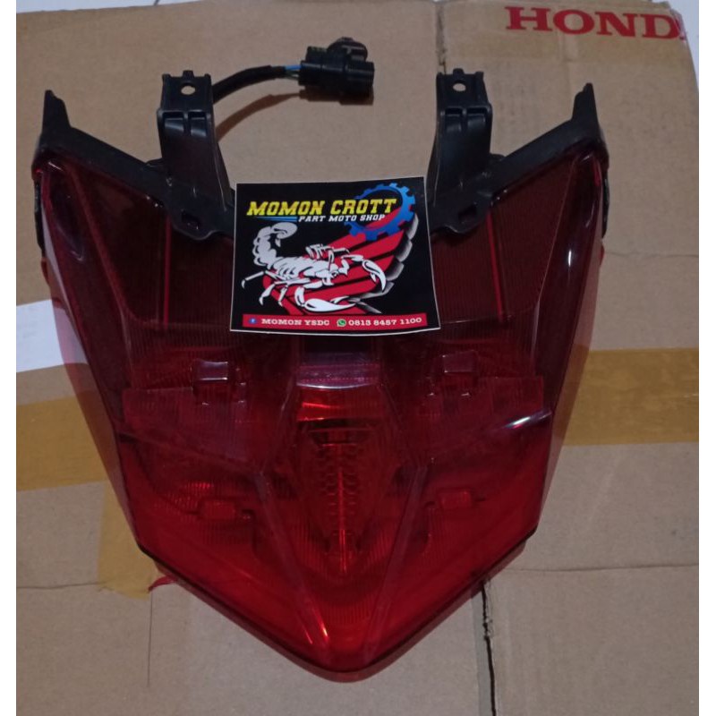 Lampu Belakang LED Reflektor stoplam vario 125 150 2018 2019 2020 original satu set