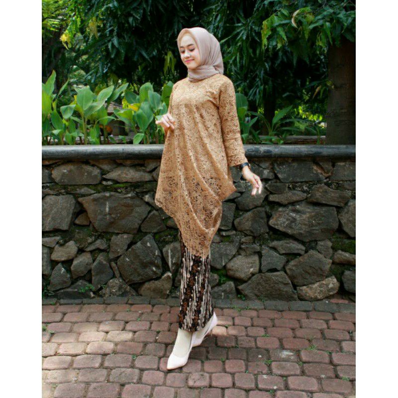 Stelan Kebaya Modern Tunik Brokat Model Samping
