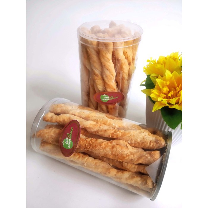 

Kue Cheese Stick Premium/Kue Kering Keju Stik-Apple Donut-