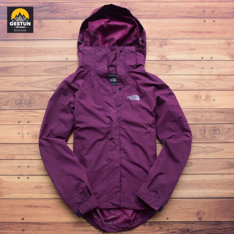 JAKET TNF GORETEX SECOND