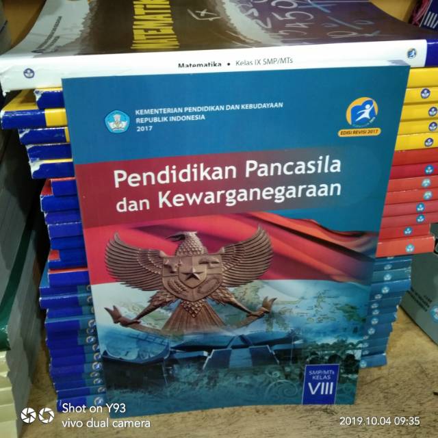 Jual Buku Paket Pkn Kelas 7 8 9 Smp Kurikulum 2013 Shopee Indonesia