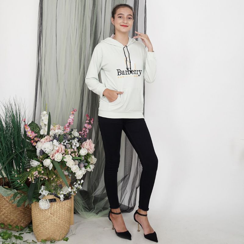 Kaos Hoodie Tangan Panjang Wanita