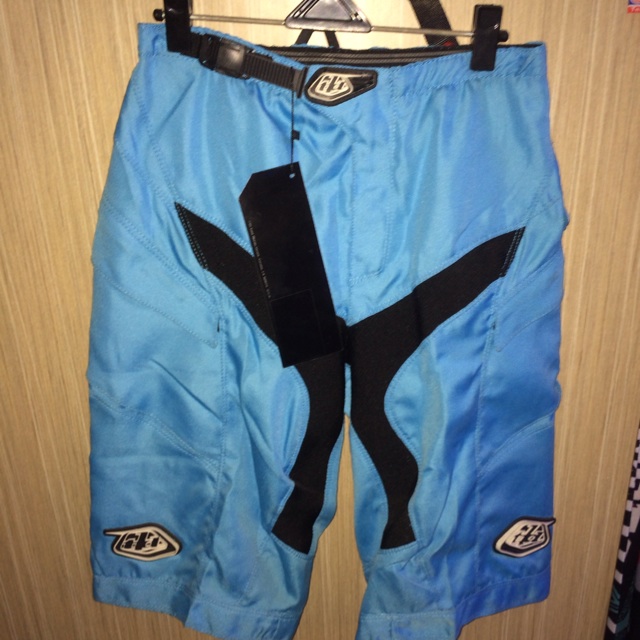 Celana cross pendek tld