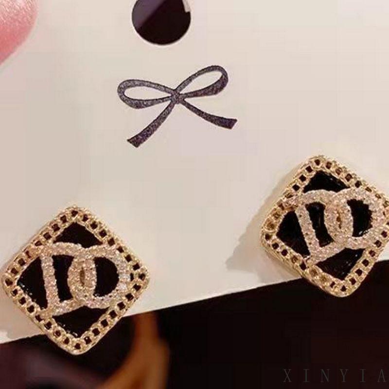 Anting Tusuk Desain Tulisan DO Hias Berlian Gaya Simple Untuk Wanita XIA.ID