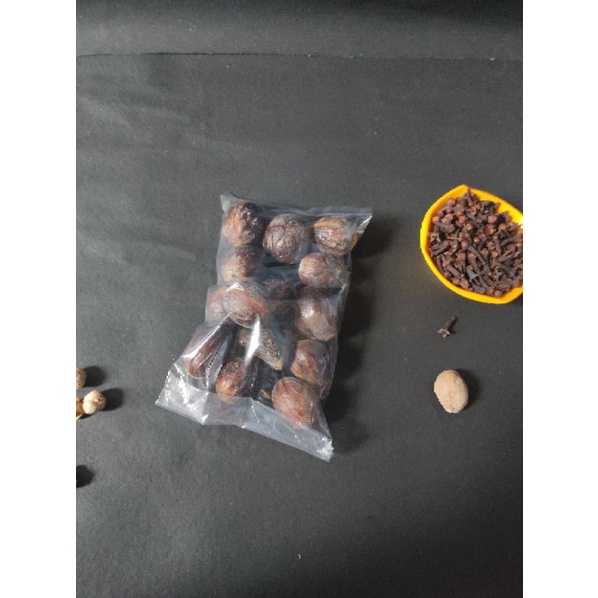 

buah pala kering super 100gr