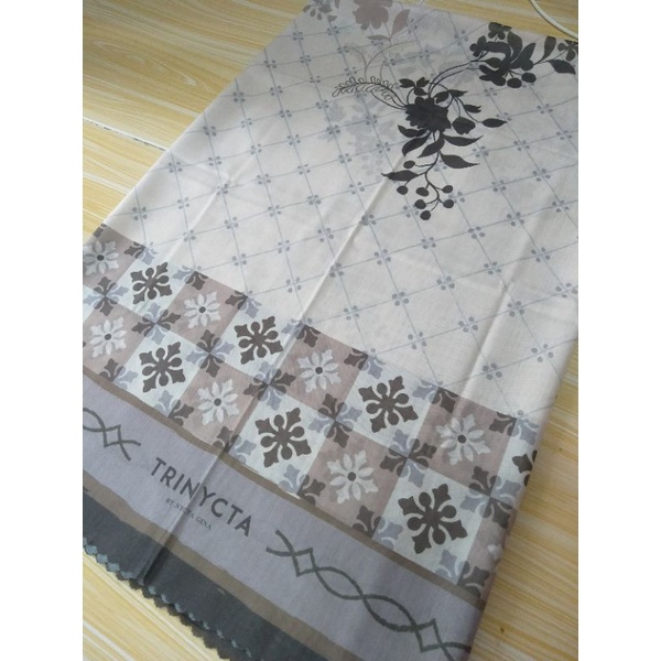 Nycta Gina scarf