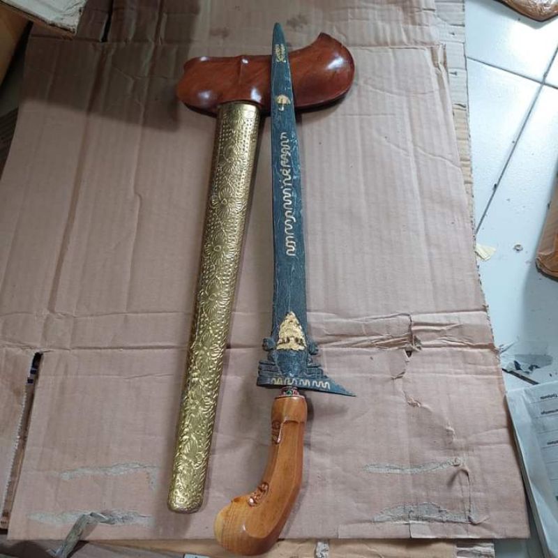 Keris omyang kinatah