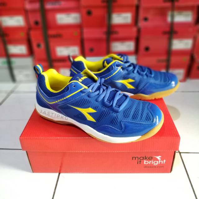 sepatu badminton diadora thow original BNIB