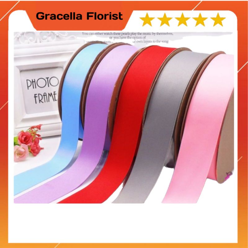 

PITA ECERAN MOTIF WARNA POLOS