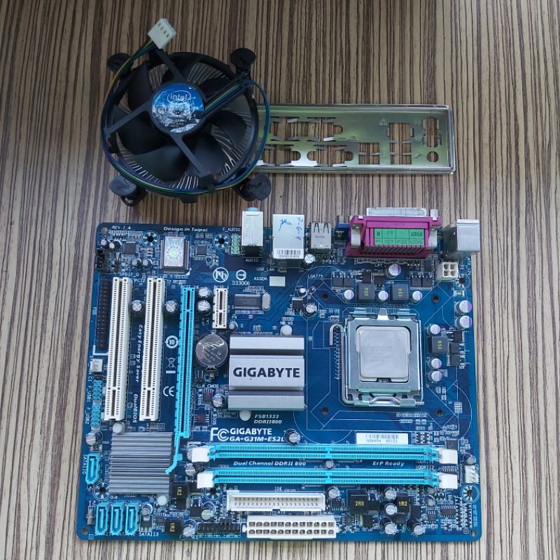 Paket Lengkap Motherboard Gigabyte GA-G31M-ES2L Mint Condition
