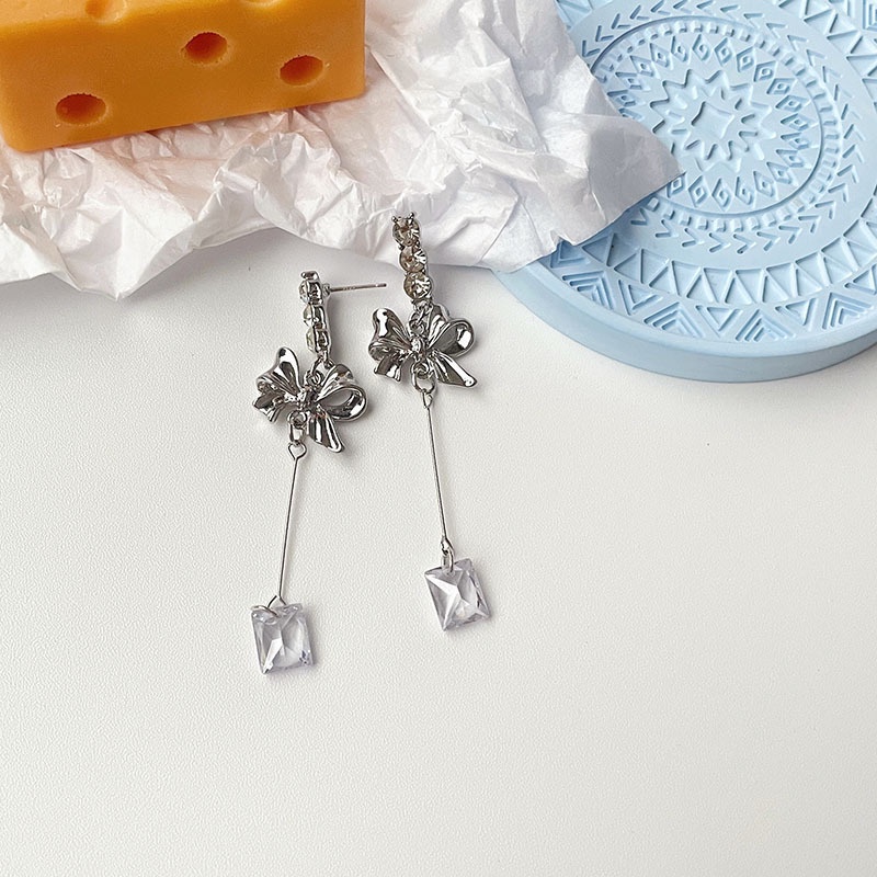 Anting Gantung Model Pita Dengan Rumbai Elegan Untuk Wanita