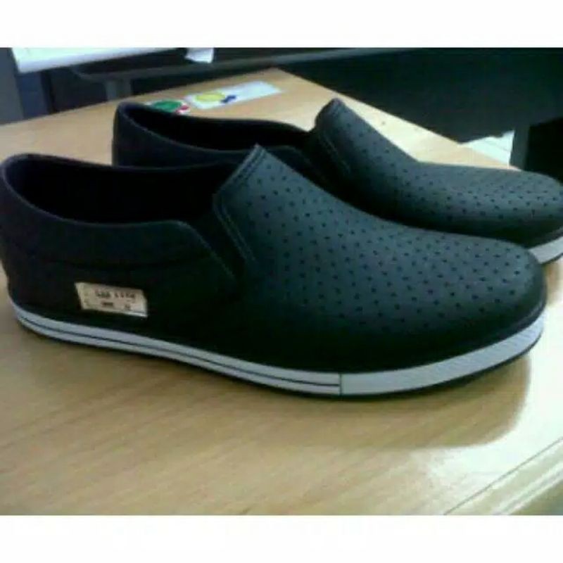 SEPATU KARET PRIA BISA COD
