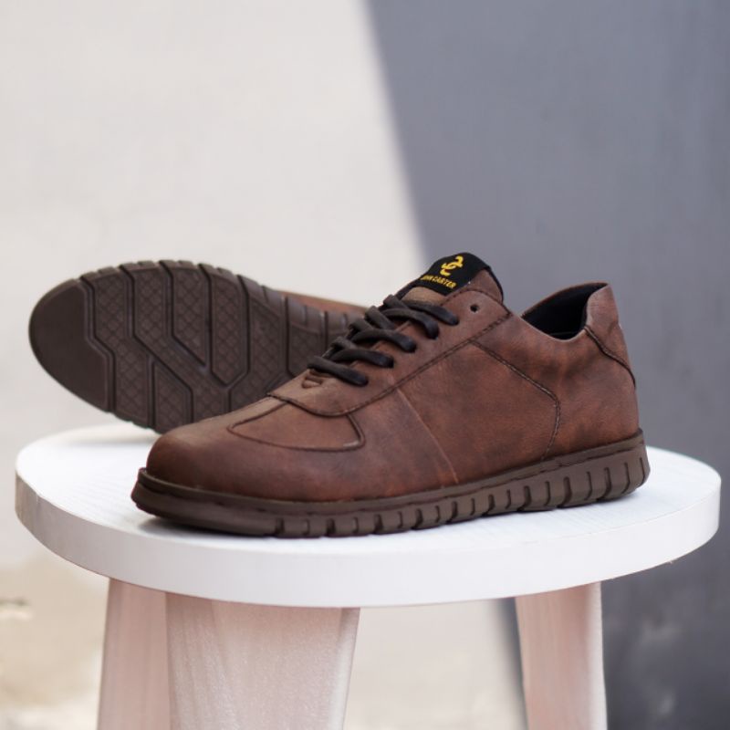 Xshoesbdg.id x Alor Sepatu Sneakers Pria Casual Formal Semi Kulit Hitam Coklat  Santai Kerja Main