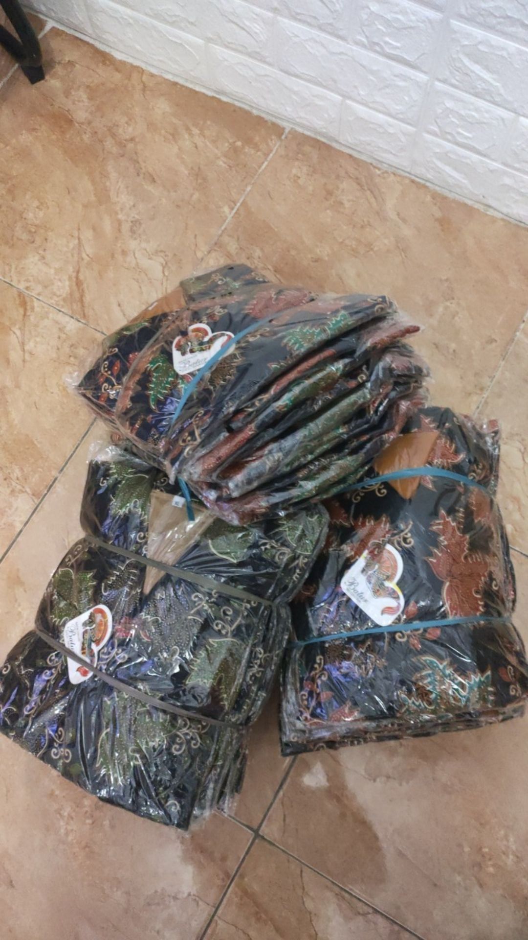 Batik Halus Katun Solo Furing Hero