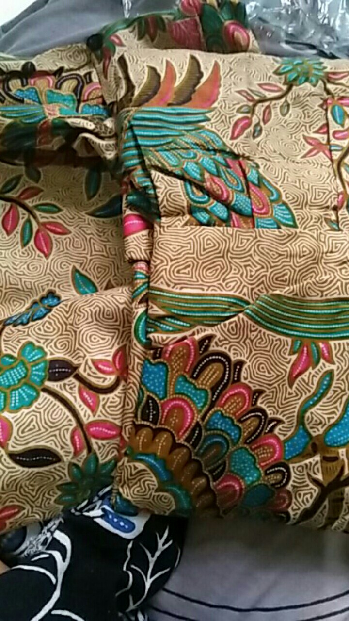 Batik Couple Keluarga - Sania Ruffle Ori Ndoro Jowi Dnt Sogan Motif Merak