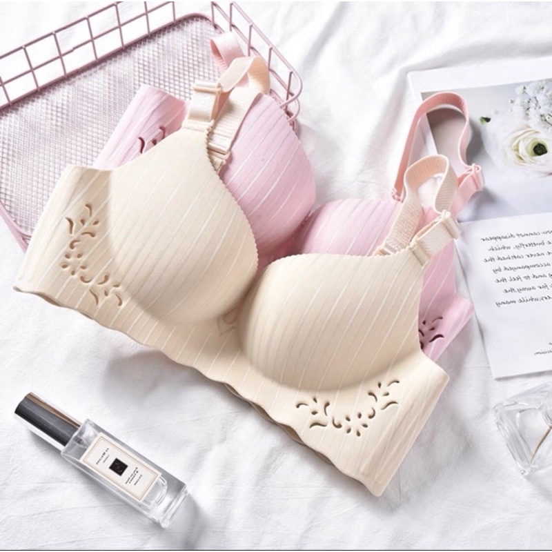 Bra Seamless (K-L8) Motif Liris busa normal tanpa kawat