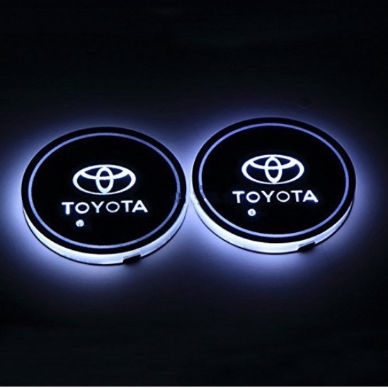 TOYOTA 1 / 2 Pcs Tatakan Gelas Dengan Lampu LED Dan Port Charger USB