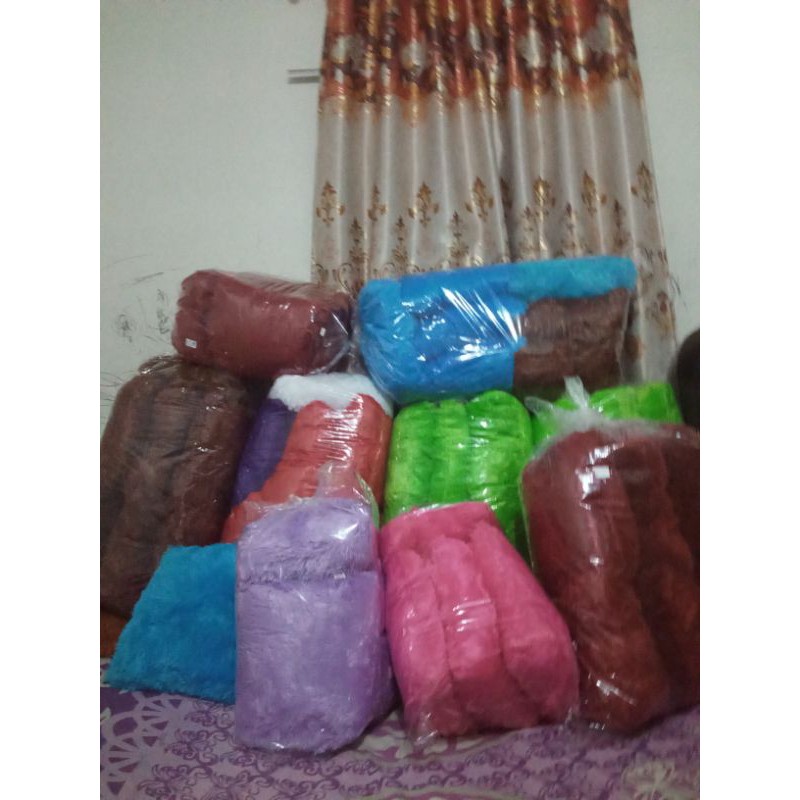 Bantal sofa bulu rasfur ukuran 40*40