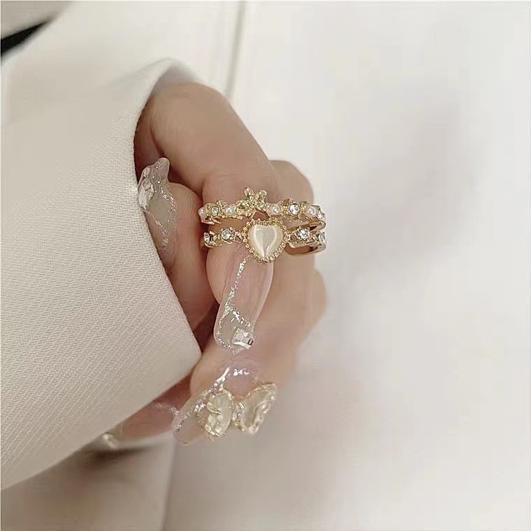 Cincin Model Terbuka Desain Hati Opal Aksen Kristal Warna Emas Gaya Korea Untuk Wanita