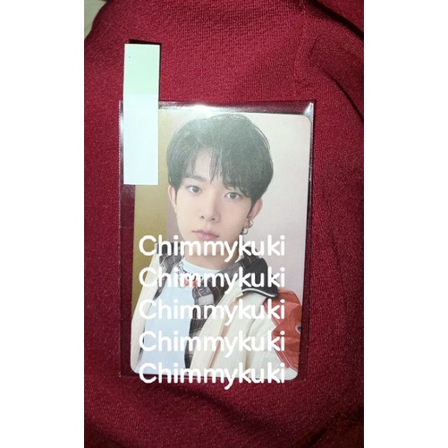 Photocard Heeseung down selca